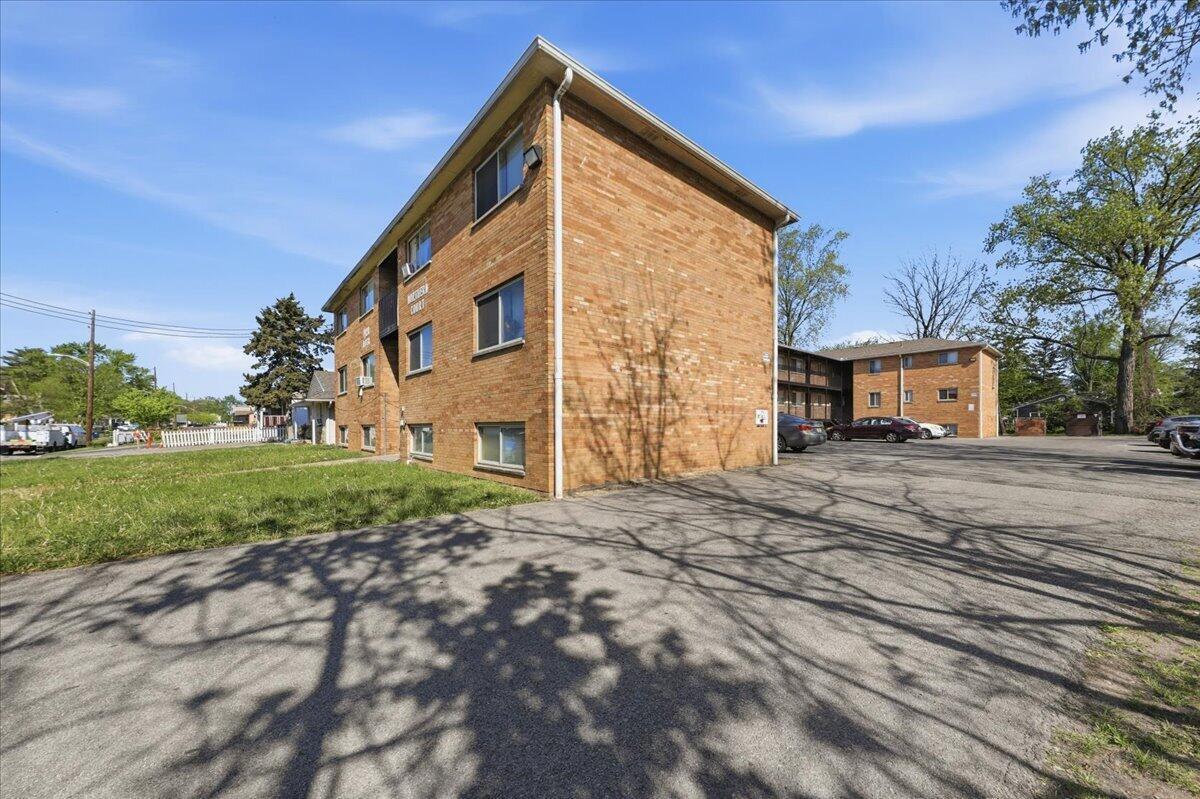1928 Agler Road Columbus, OH 43224 - Photo 7 of 53 07-Side