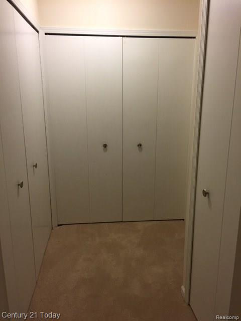29602 Middlebelt Road, Unit 801 Farmington Hills, MI 48334 - Photo 11 of 14