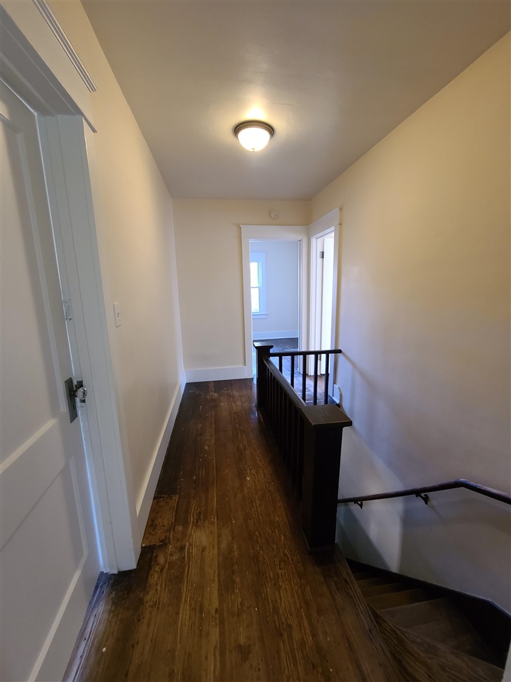 2602 Miller Road Flint, MI 48503 - Photo 29 of 58 Second Floor Hall