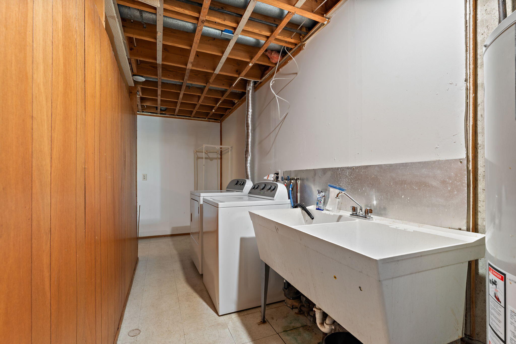 225 Warren Road Michigan City, IN 46360 - Photo 30 of 47 a utility room with dryer and washer