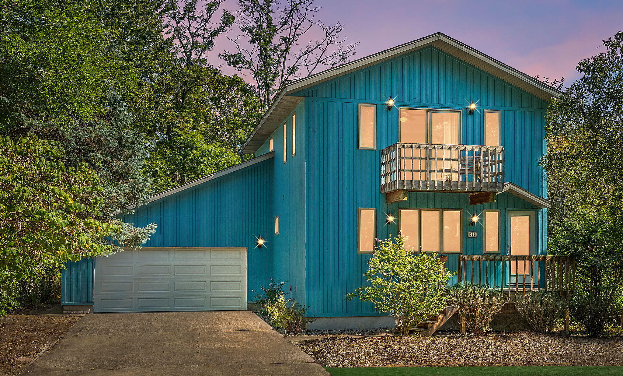 225 Warren Road Michigan City, IN 46360 - Photo 5 of 47 a front view of a house