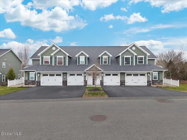 $369,900 | 38 Kasey Pass, Ballston Spa, NY 12020