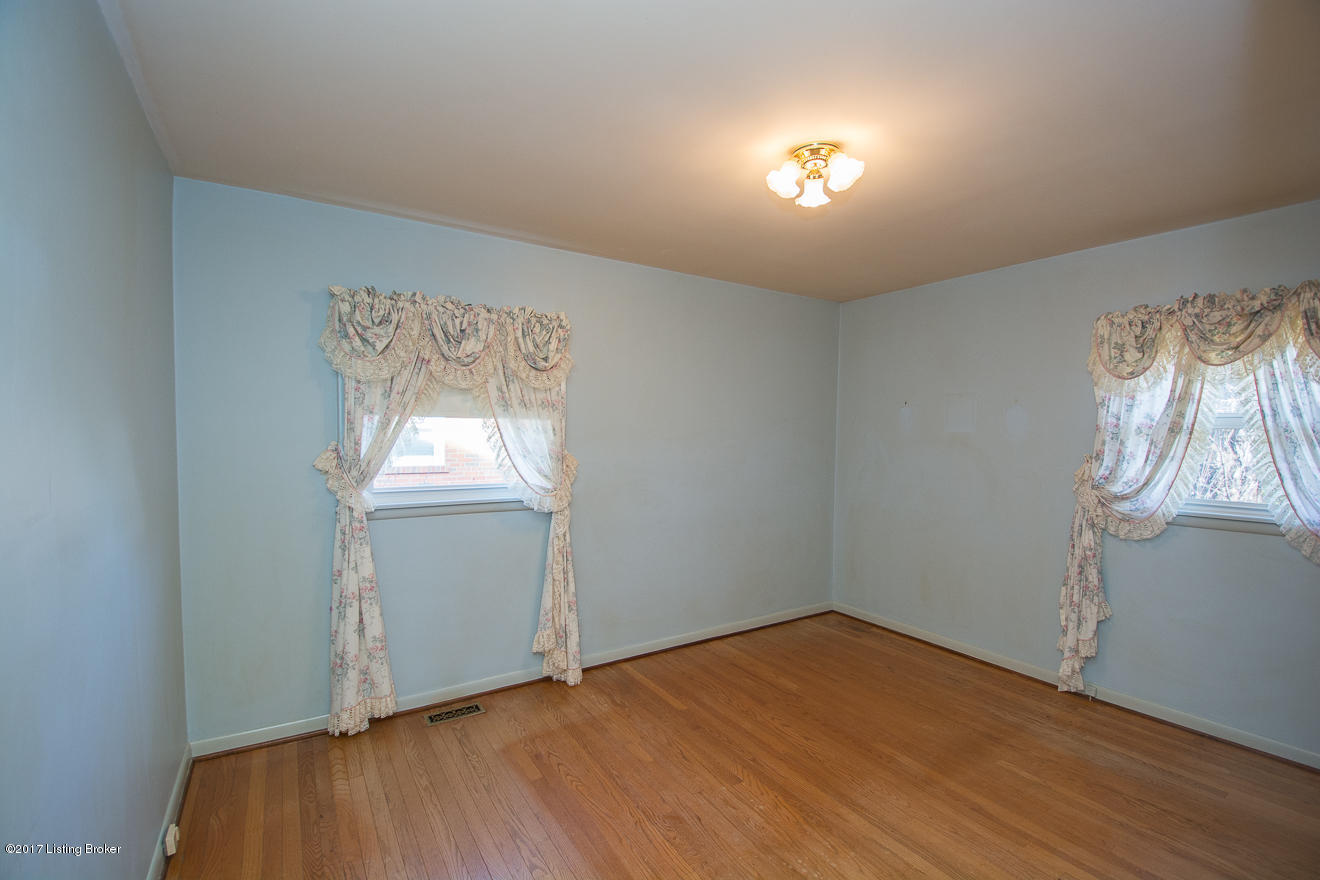 3739 Rouge Way Louisville, KY 40218 - Photo 18 of 40 Bedroom 1