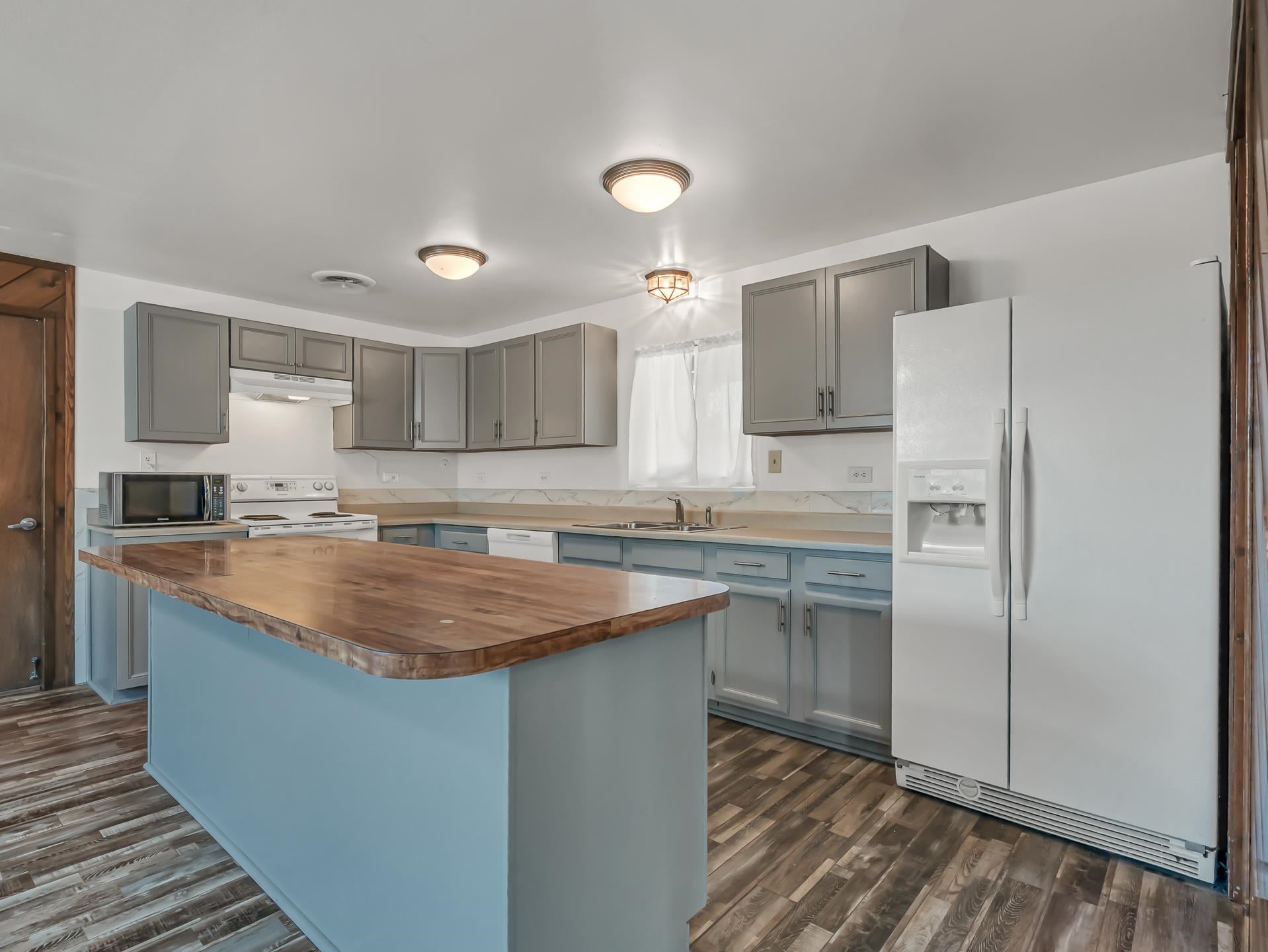 10001 Cram Gulch Road Yreka, CA 96097 - Photo 7 of 32 Gallery Image 7