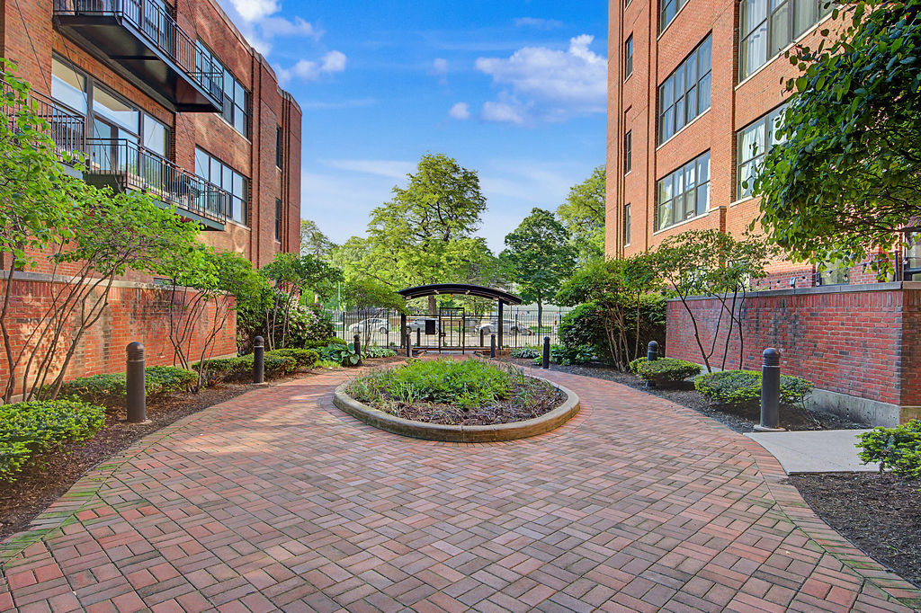2323 West Pershing Road, Unit 519 Chicago, IL 60609 - Photo 26 of 28 Gallery Image 26