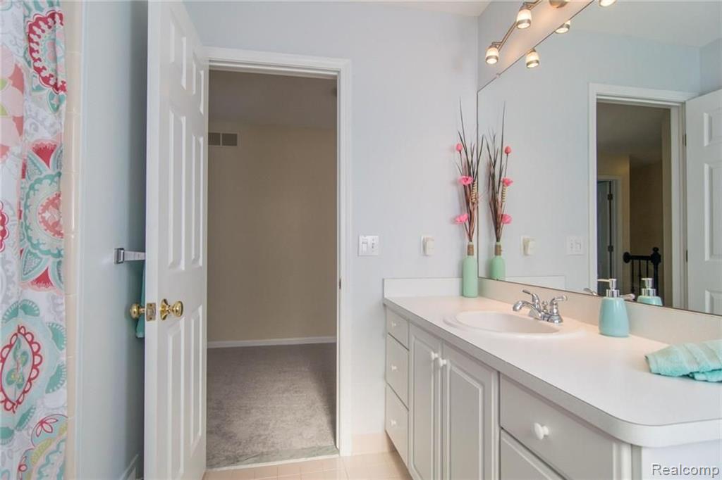 3055 Lexham Lane Rochester Hills, MI 48309 - Photo 29 of 35
