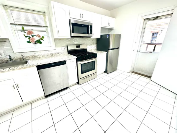 $2,999 | 247 Clendenny Avenue, Unit 1 (DUPLEX), Jersey City, NJ 07304