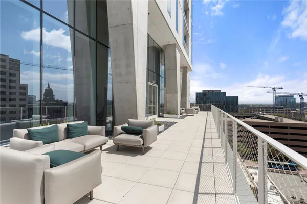 $800,000 | 313 West 17th Street, Unit 2103, Austin, TX 78701