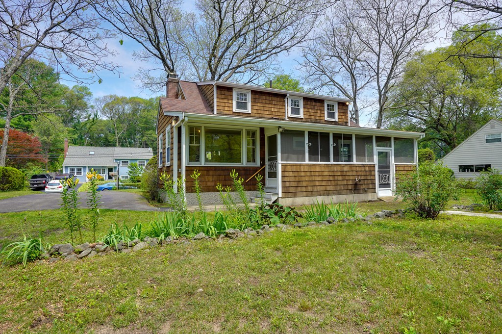 20 Davidson Road Framingham, MA 01701 - Photo 4 of 28
