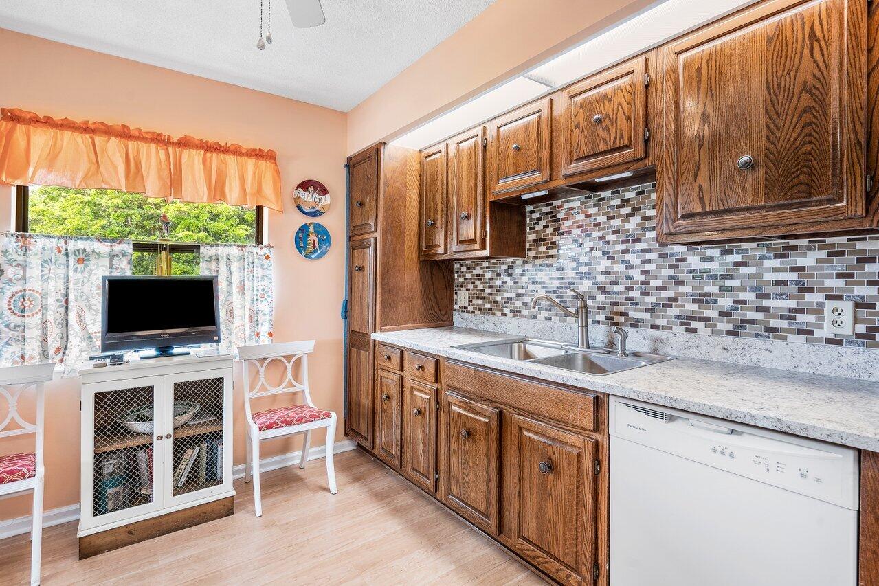 10089 Quail Covey Road, Unit HIBISCUS N Boynton Beach, FL 33436 - Photo 13 of 37 Kitchen