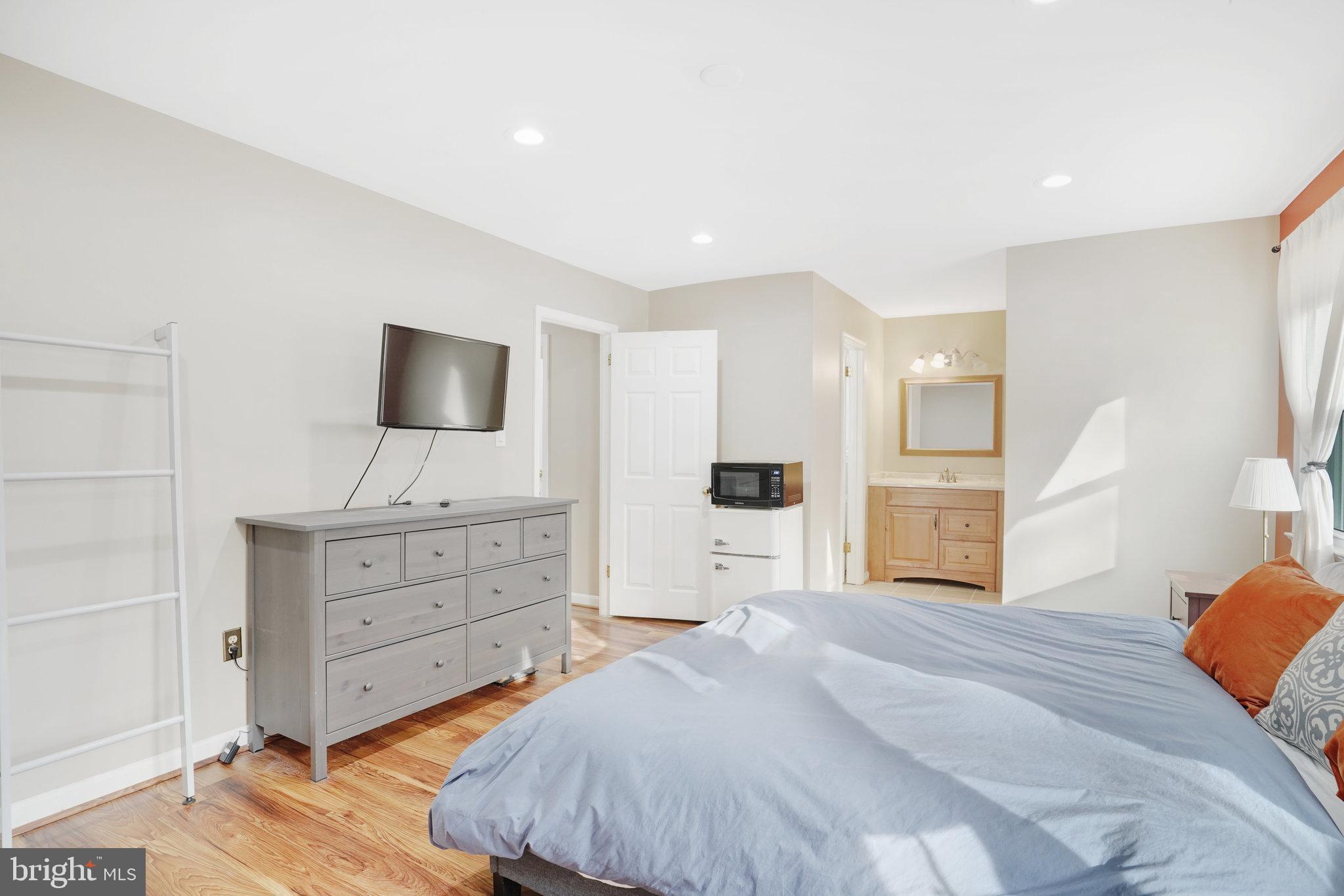 7903 Richfield Road Springfield, VA 22153 - Photo 38 of 60