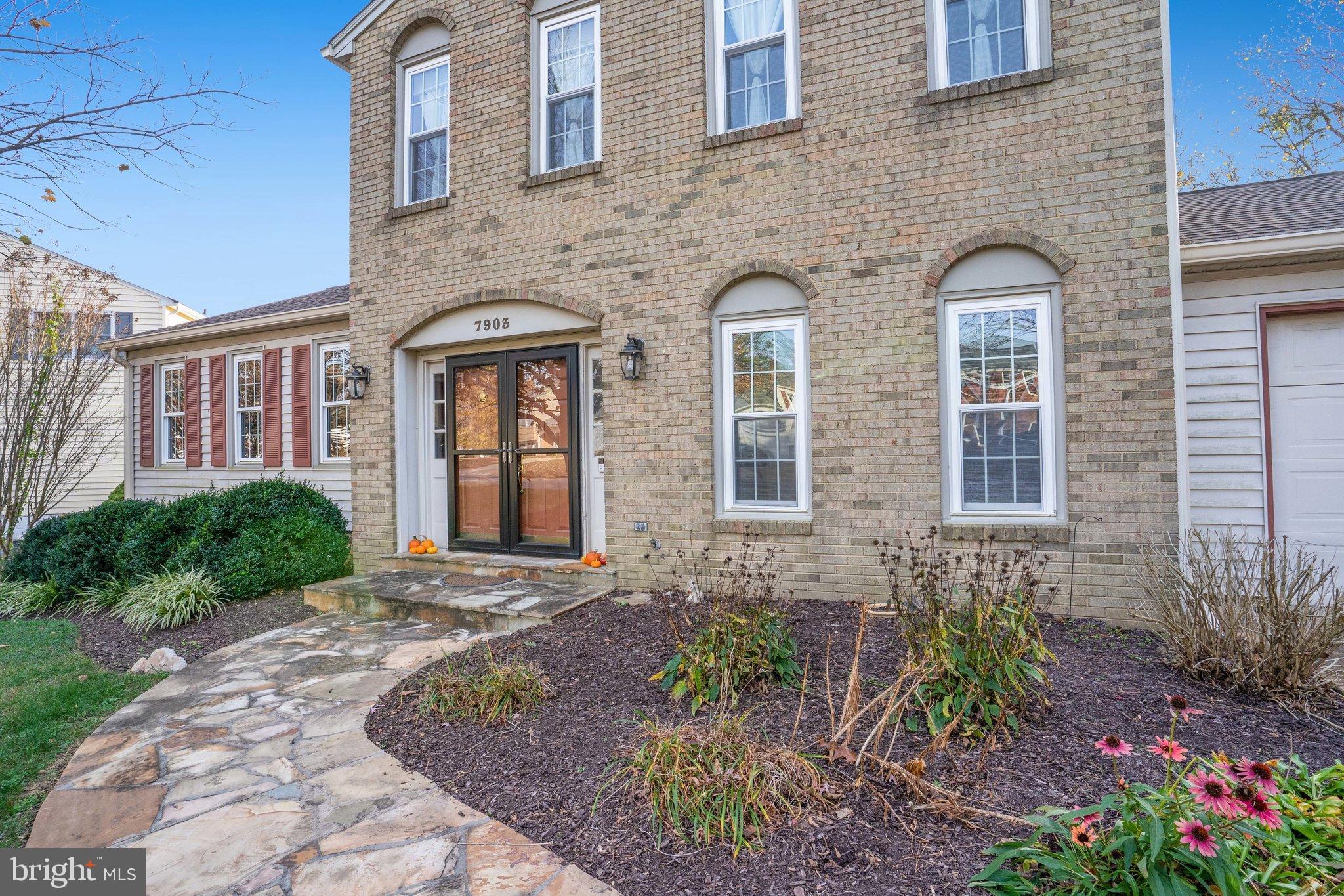 7903 Richfield Road Springfield, VA 22153 - Photo 5 of 60