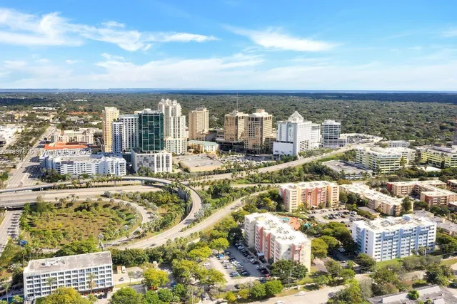 $2,795 | 9001 Southwest 77th Avenue, Unit C203, Miami, FL 33156