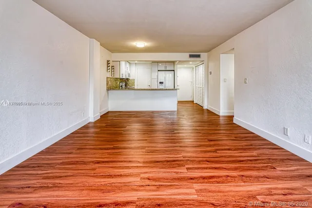 $2,795 | 9001 Southwest 77th Avenue, Unit C203, Miami, FL 33156