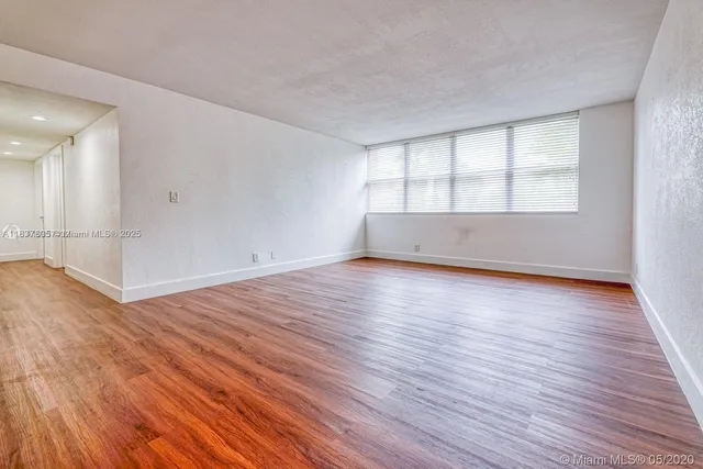 $2,795 | 9001 Southwest 77th Avenue, Unit C203, Miami, FL 33156