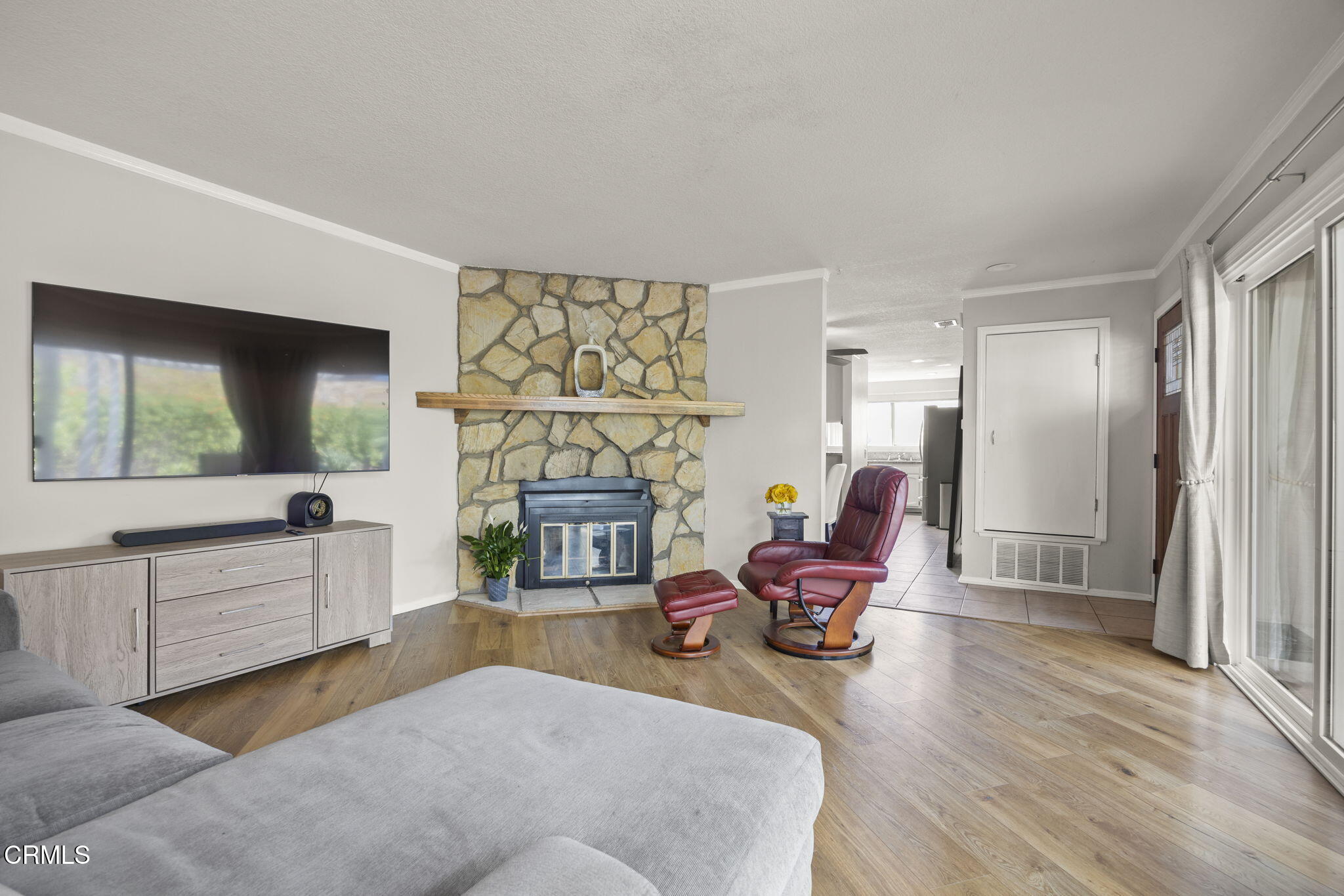 15053 Marquette Street Moorpark, CA 93021 - Photo 16 of 36 13-web-or-mls-Upmarketmedia_15053Mar-42