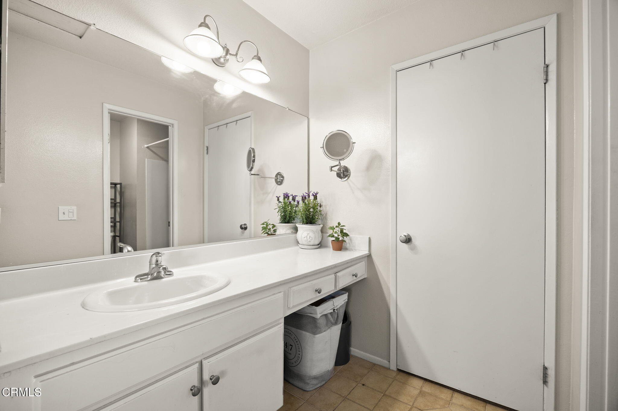 15053 Marquette Street Moorpark, CA 93021 - Photo 8 of 36 26-web-or-mls-Upmarketmedia_15053Mar-81