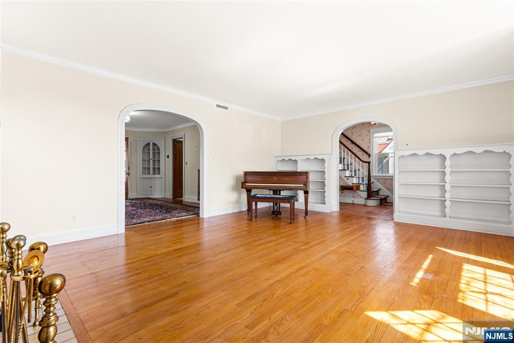 146 Irving Place Rutherford, NJ 07070 - Photo 14 of 42