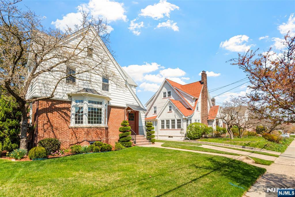 146 Irving Place Rutherford, NJ 07070 - Photo 3 of 42