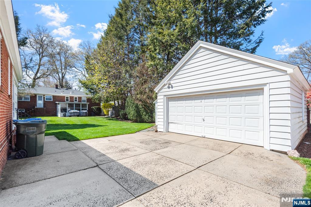 146 Irving Place Rutherford, NJ 07070 - Photo 7 of 42