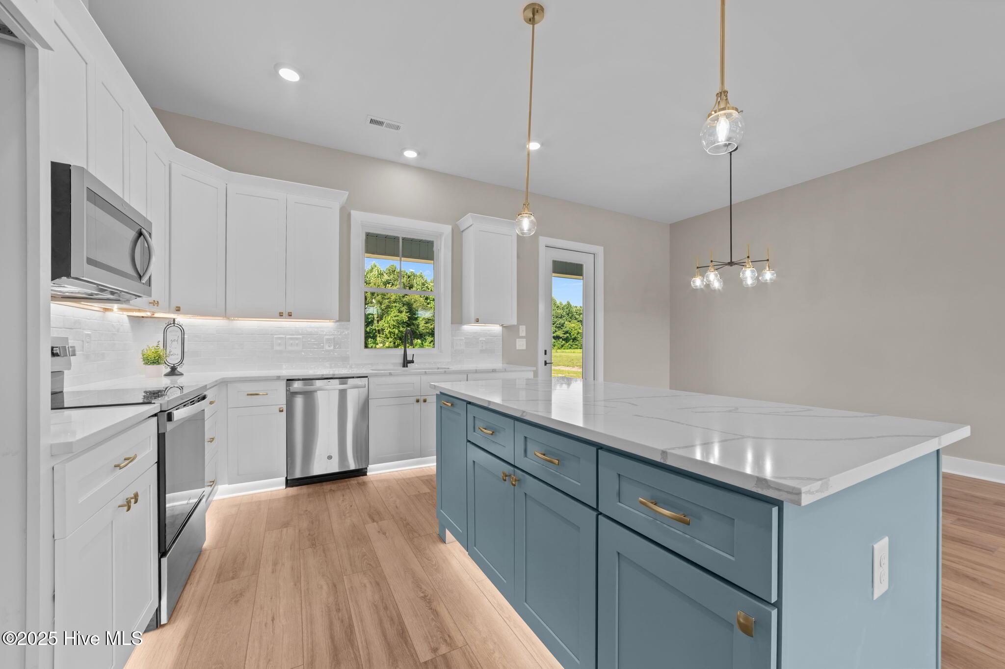 2302 Williams Farm Road Greenville, NC 27858 - Photo 5 of 13 22-web-or-mls-LHV_1401