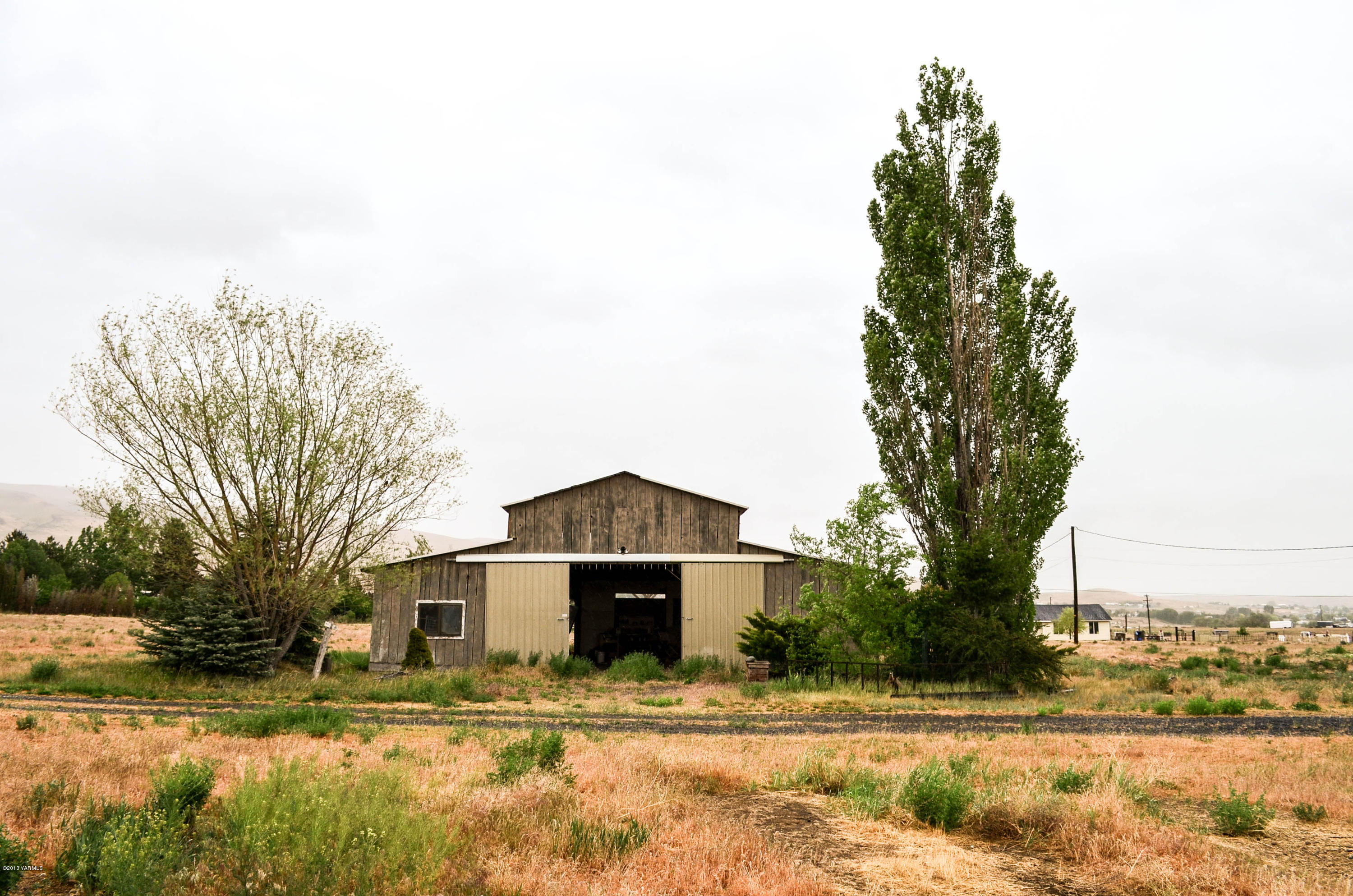 491 East Huntzinger Road Selah, WA 98942 - Photo 3 of 8 DSC_0067