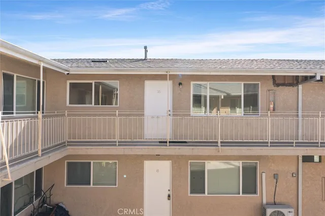 $2,000 | 19237 Bryant Street, Unit 16, Northridge, CA 91324