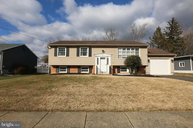 $369,900 | 242 Tilford Road, Somerdale, NJ 08083