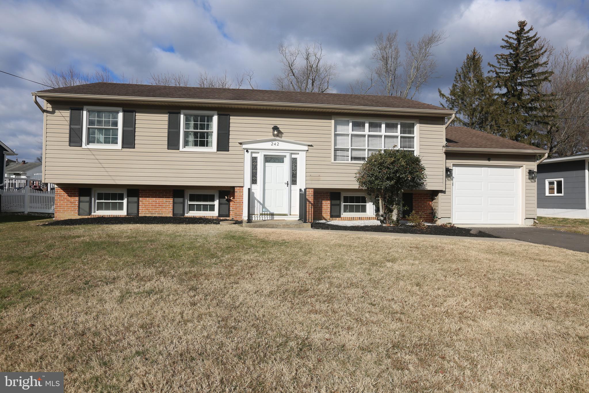 242 Tilford Road Somerdale, NJ 08083 - Photo 2 of 29