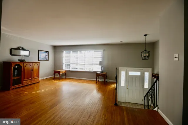 $369,900 | 242 Tilford Road, Somerdale, NJ 08083