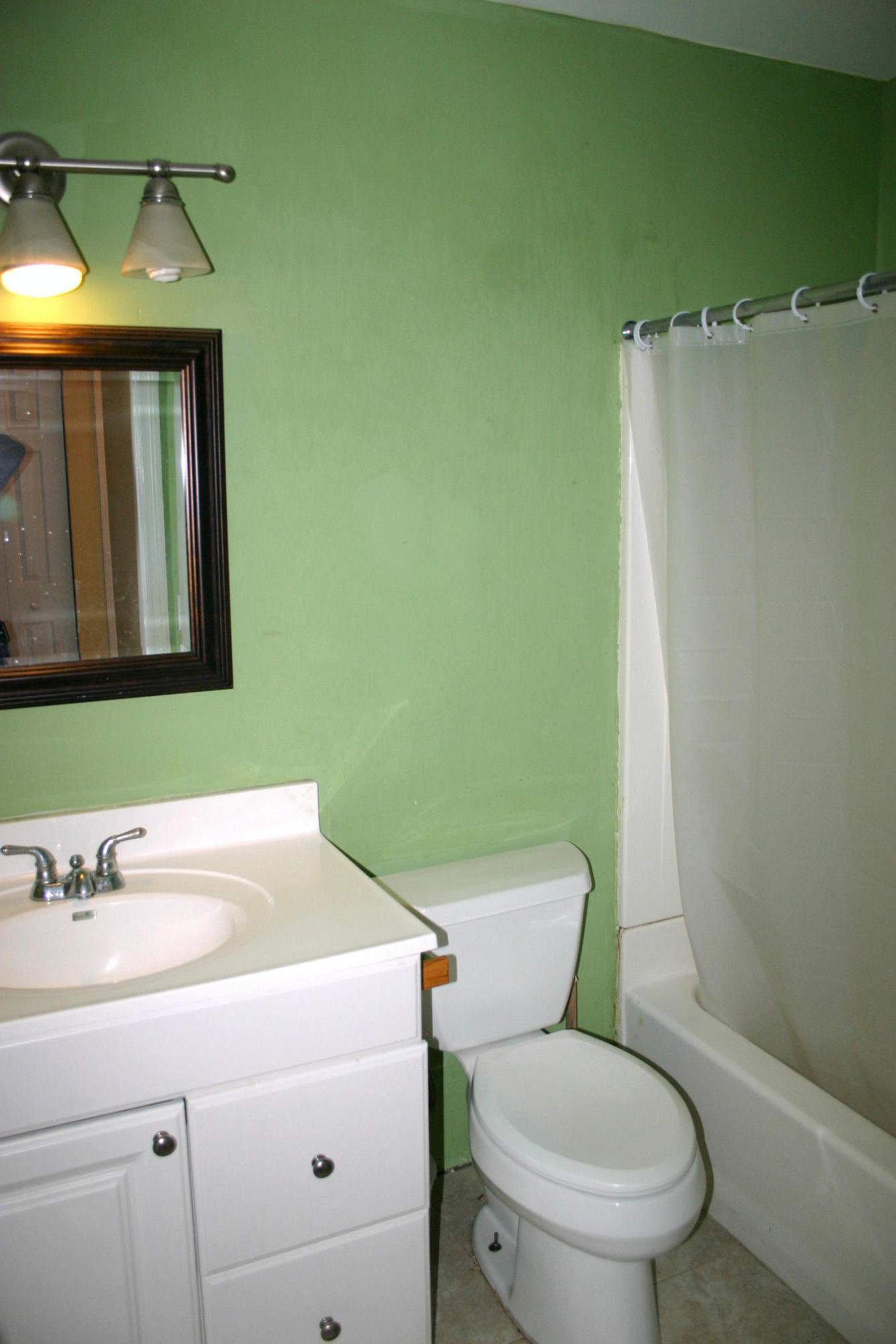 417 Southwest Kentwood Road Port St. Lucie, FL 34953 - Photo 10 of 18 Bathroom 2