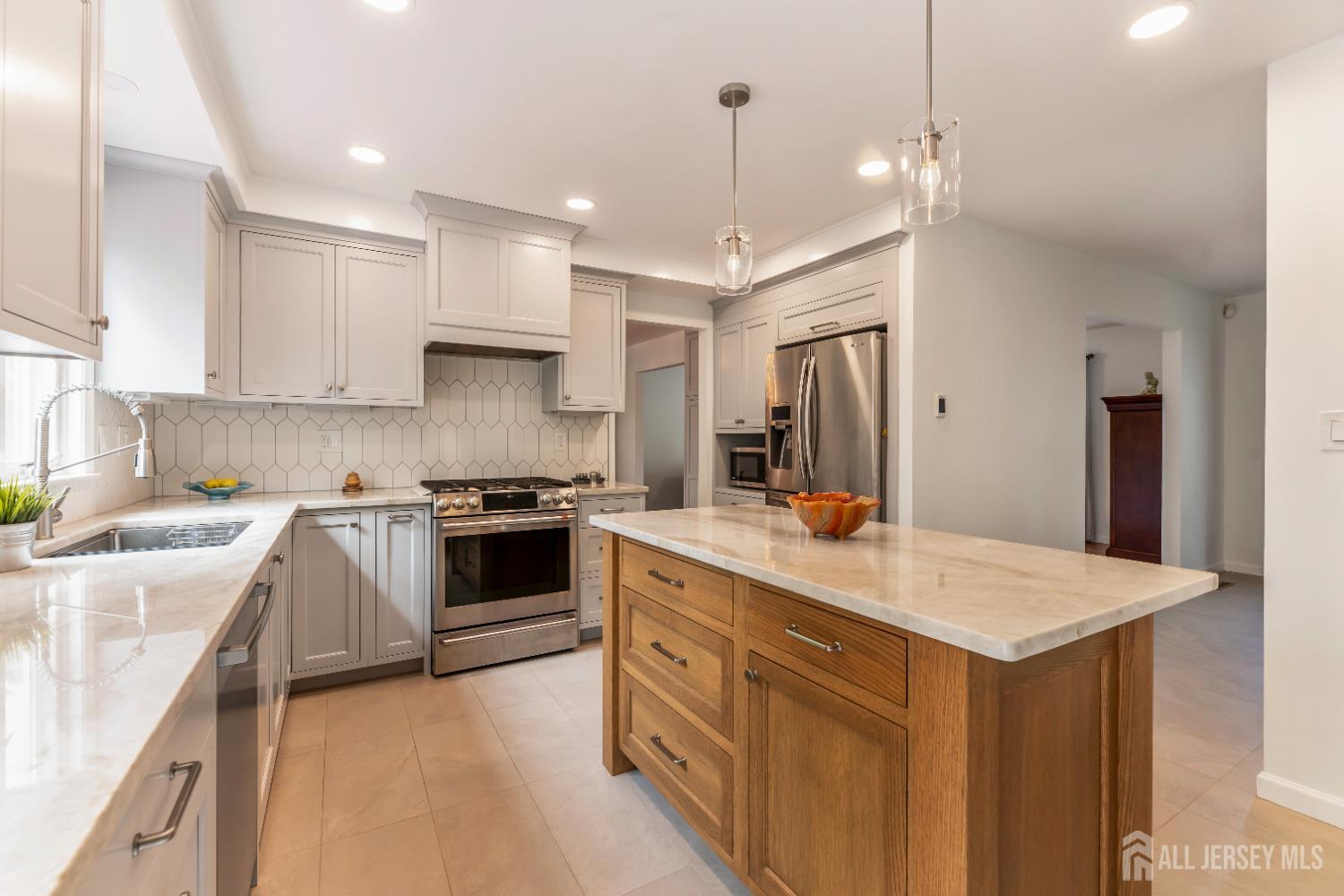 19 Aspen Circle Edison, NJ 08820 - Photo 12 of 43