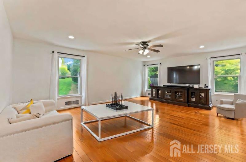 19 Aspen Circle Edison, NJ 08820 - Photo 15 of 43