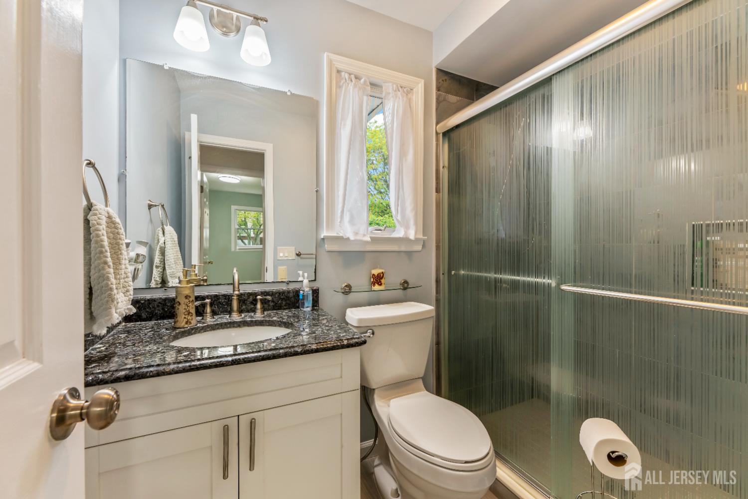 19 Aspen Circle Edison, NJ 08820 - Photo 16 of 43