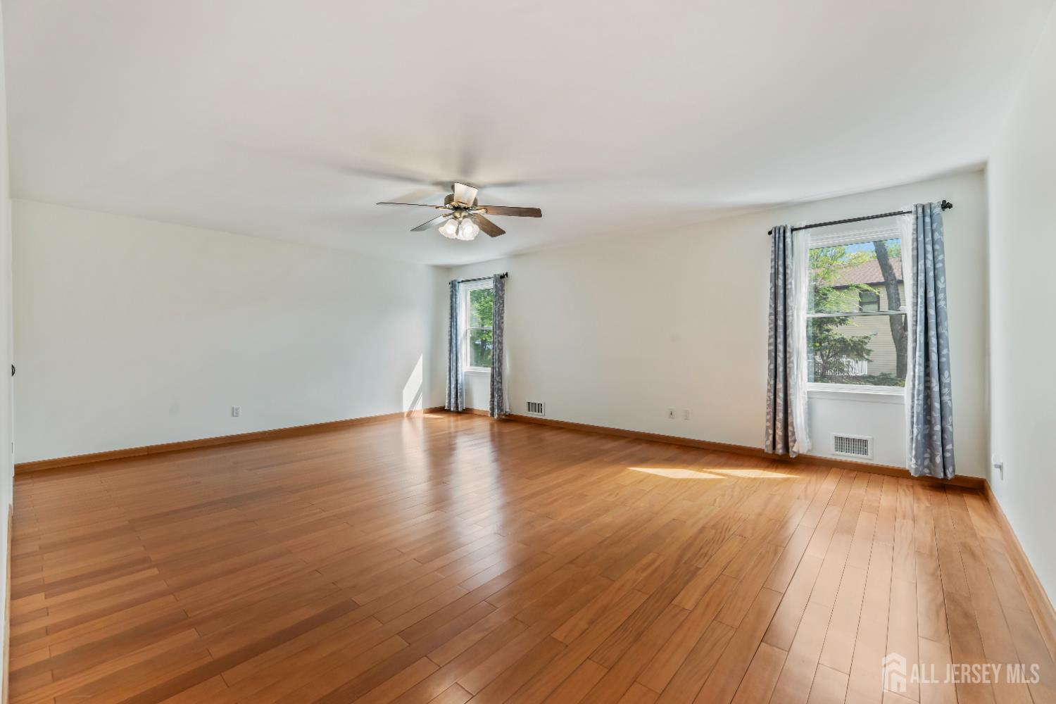 19 Aspen Circle Edison, NJ 08820 - Photo 19 of 43