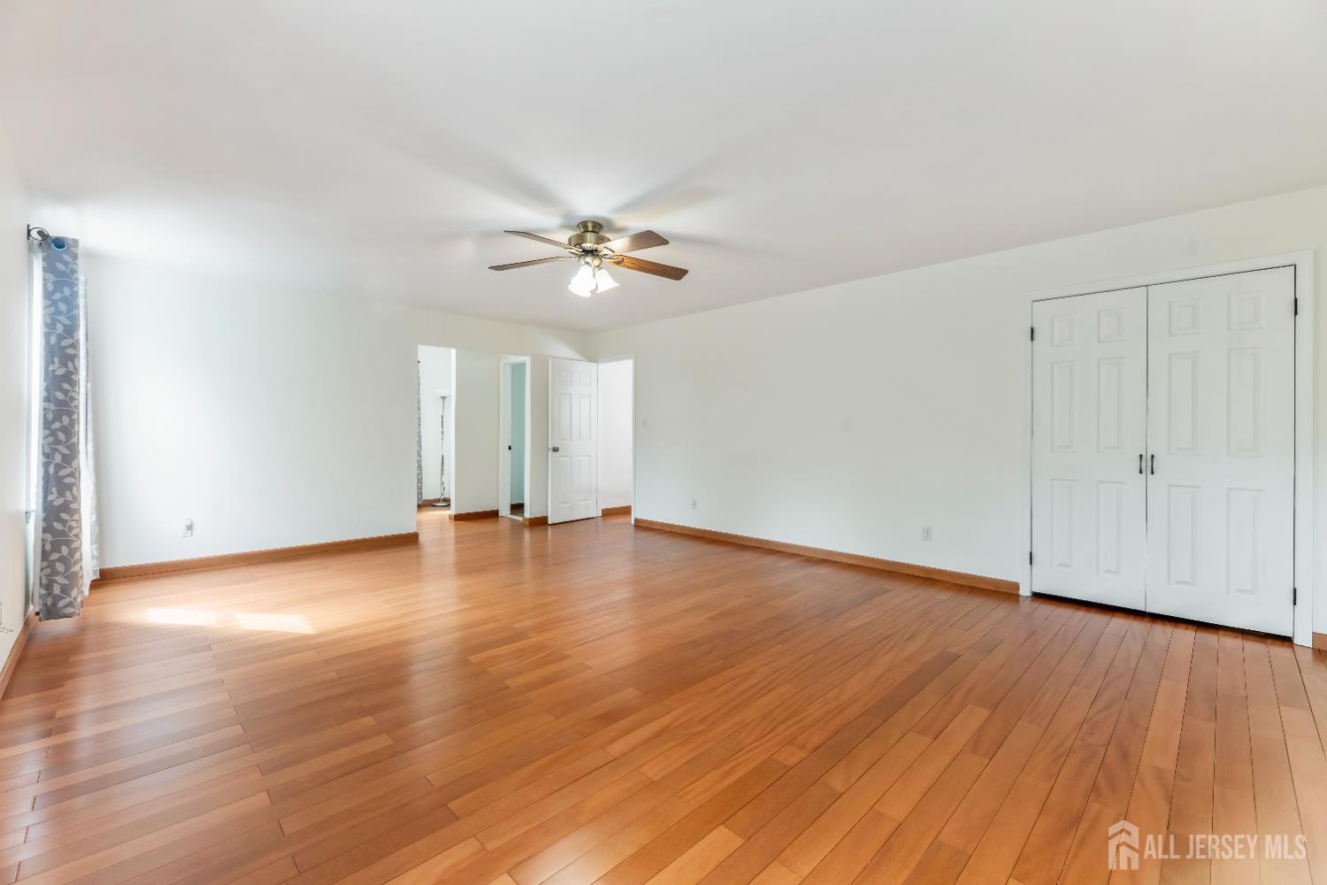 19 Aspen Circle Edison, NJ 08820 - Photo 21 of 43