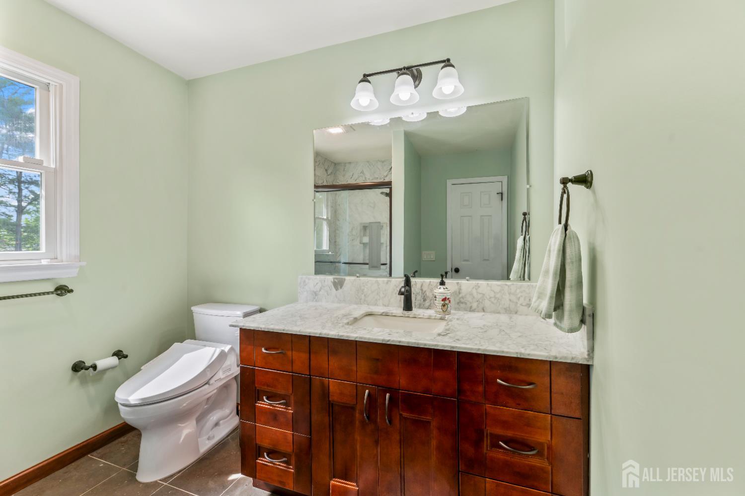 19 Aspen Circle Edison, NJ 08820 - Photo 24 of 43