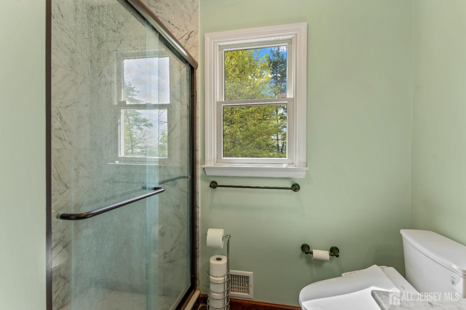 19 Aspen Circle Edison, NJ 08820 - Photo 25 of 43