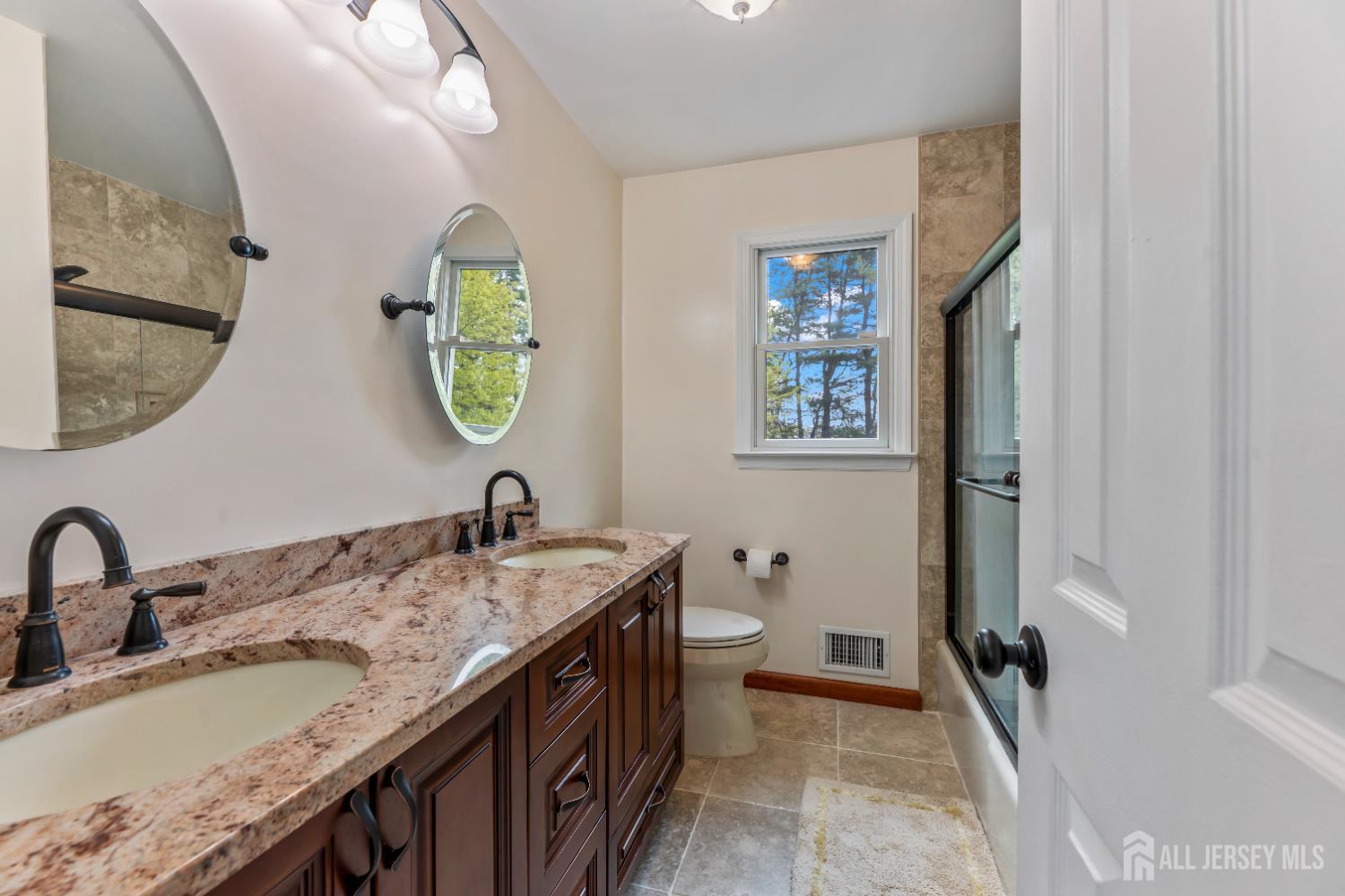 19 Aspen Circle Edison, NJ 08820 - Photo 30 of 43