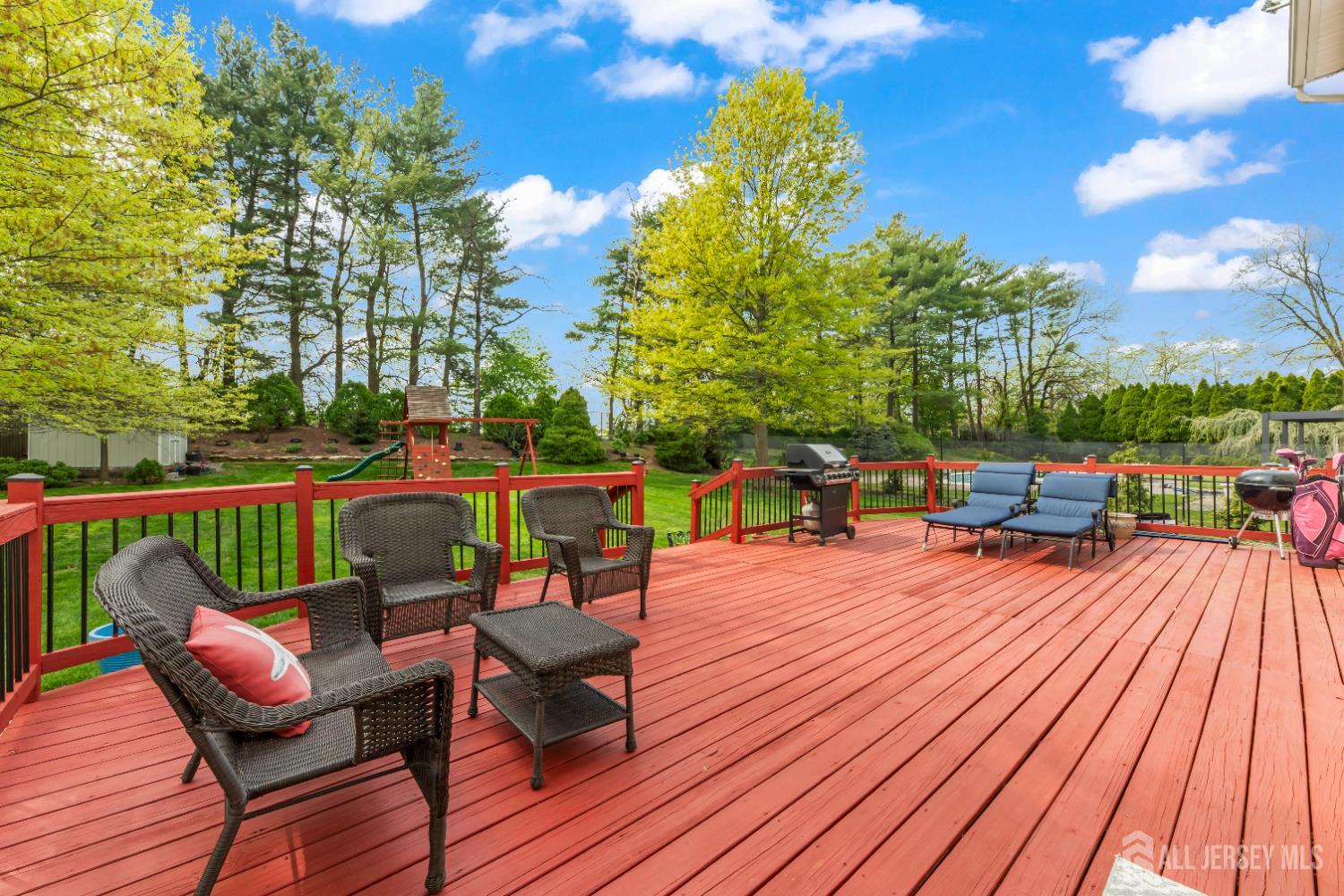 19 Aspen Circle Edison, NJ 08820 - Photo 34 of 43