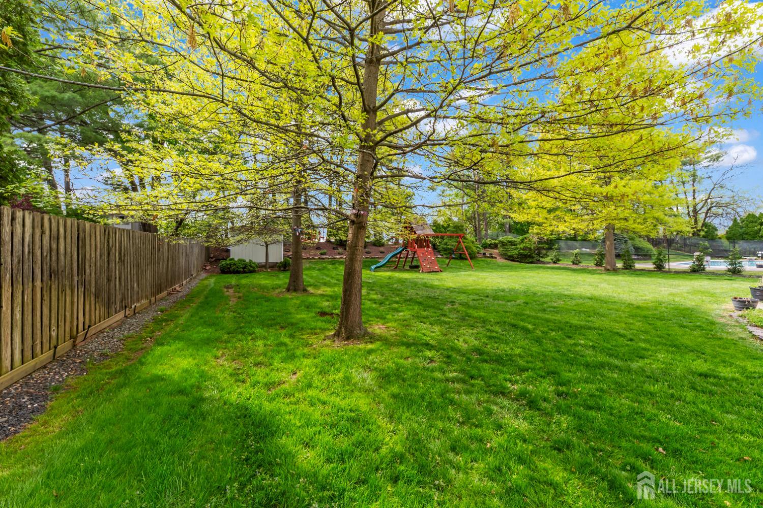 19 Aspen Circle Edison, NJ 08820 - Photo 37 of 43