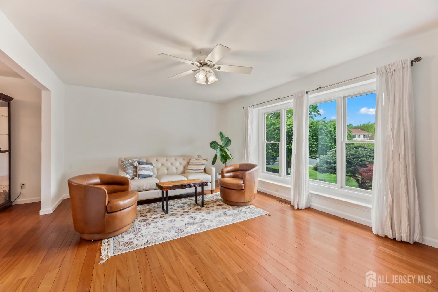 19 Aspen Circle Edison, NJ 08820 - Photo 4 of 43