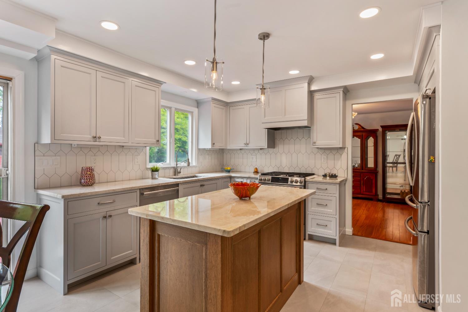 19 Aspen Circle Edison, NJ 08820 - Photo 9 of 43