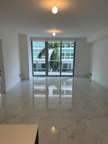 $5,250 | 488 Northeast 18th Street, Unit 211, Miami, FL 33132
