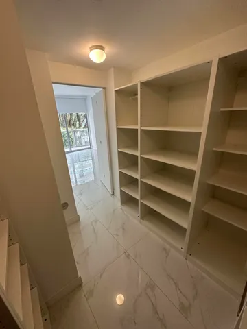 $5,250 | 488 Northeast 18th Street, Unit 211, Miami, FL 33132