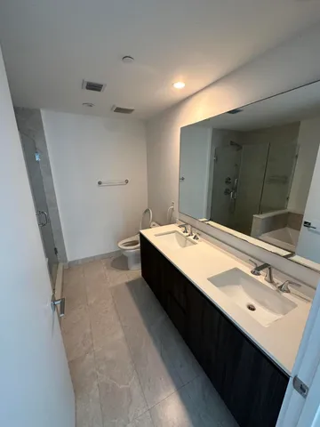 $5,250 | 488 Northeast 18th Street, Unit 211, Miami, FL 33132