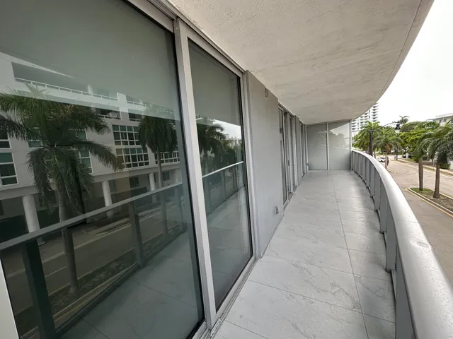 $5,250 | 488 Northeast 18th Street, Unit 211, Miami, FL 33132