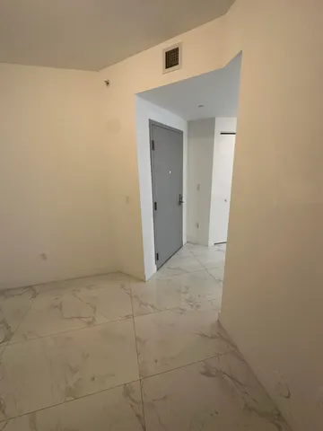 $5,250 | 488 Northeast 18th Street, Unit 211, Miami, FL 33132