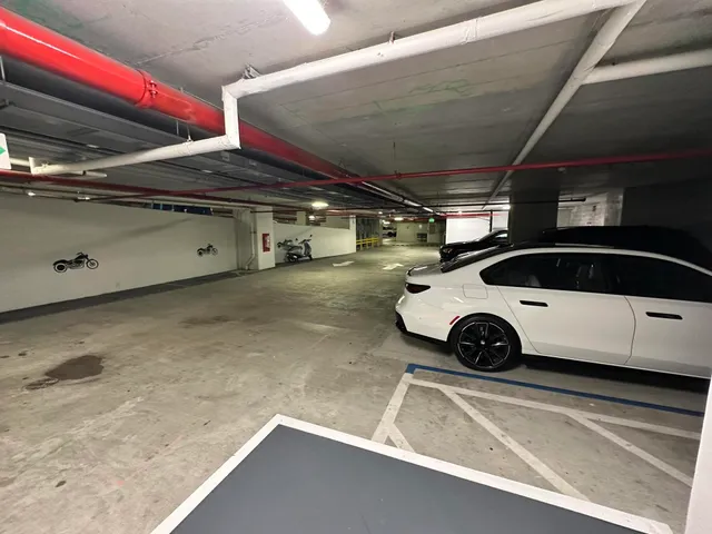 $5,250 | 488 Northeast 18th Street, Unit 211, Miami, FL 33132