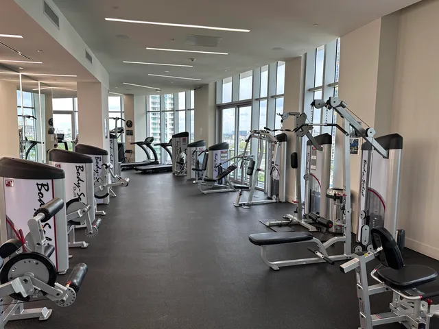 $5,250 | 488 Northeast 18th Street, Unit 211, Miami, FL 33132